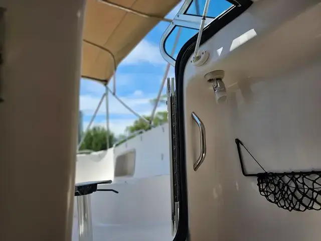 Hurricane 26 Sundeck