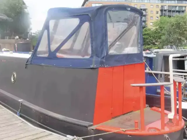 Unknown Narrowboat