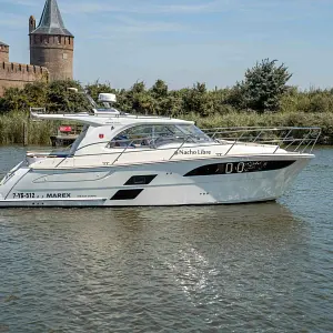 2017 Marex 310 Sun Cruiser