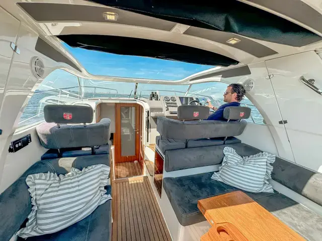 Marex 310 Sun Cruiser