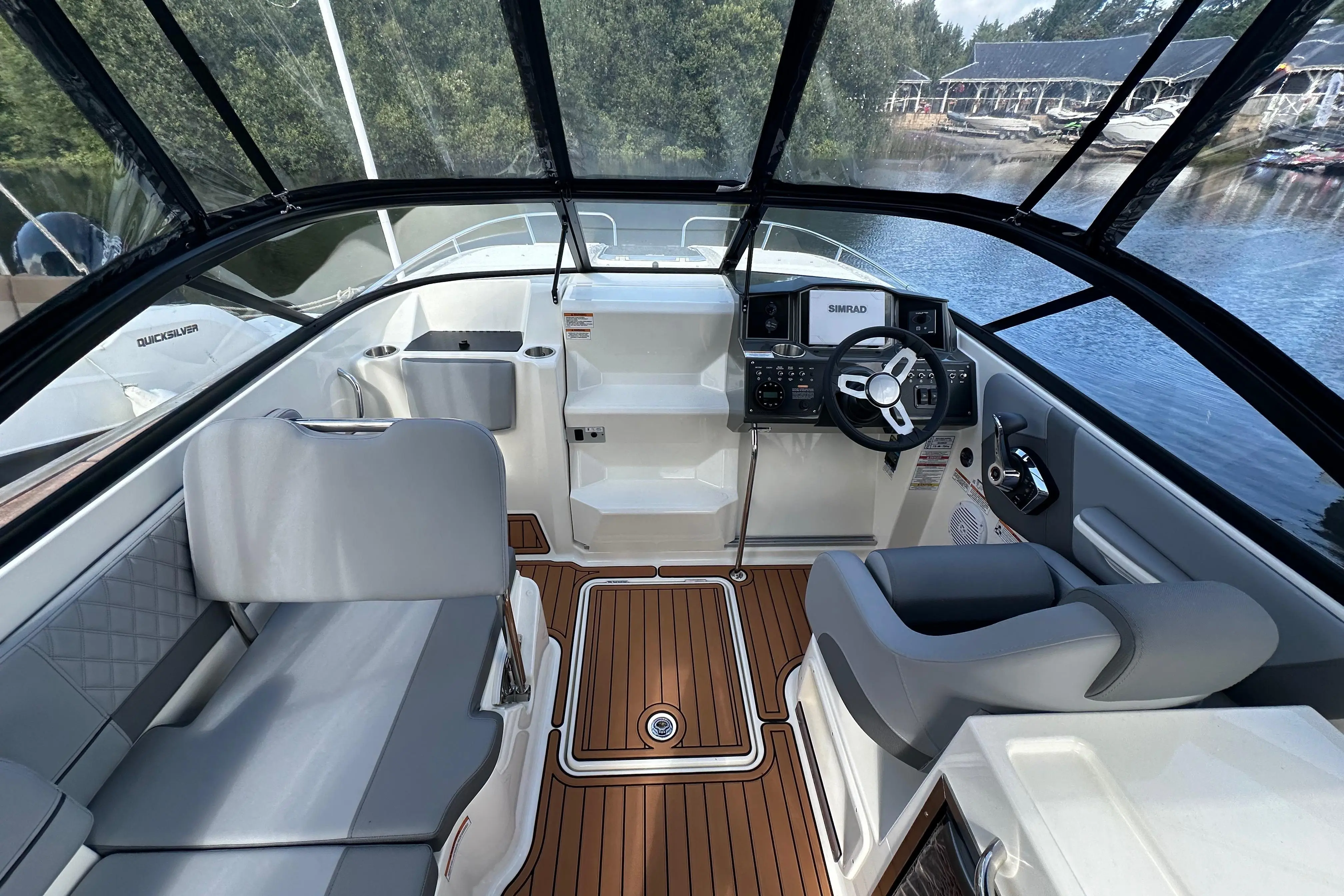 2024 Bayliner vr6 cuddy