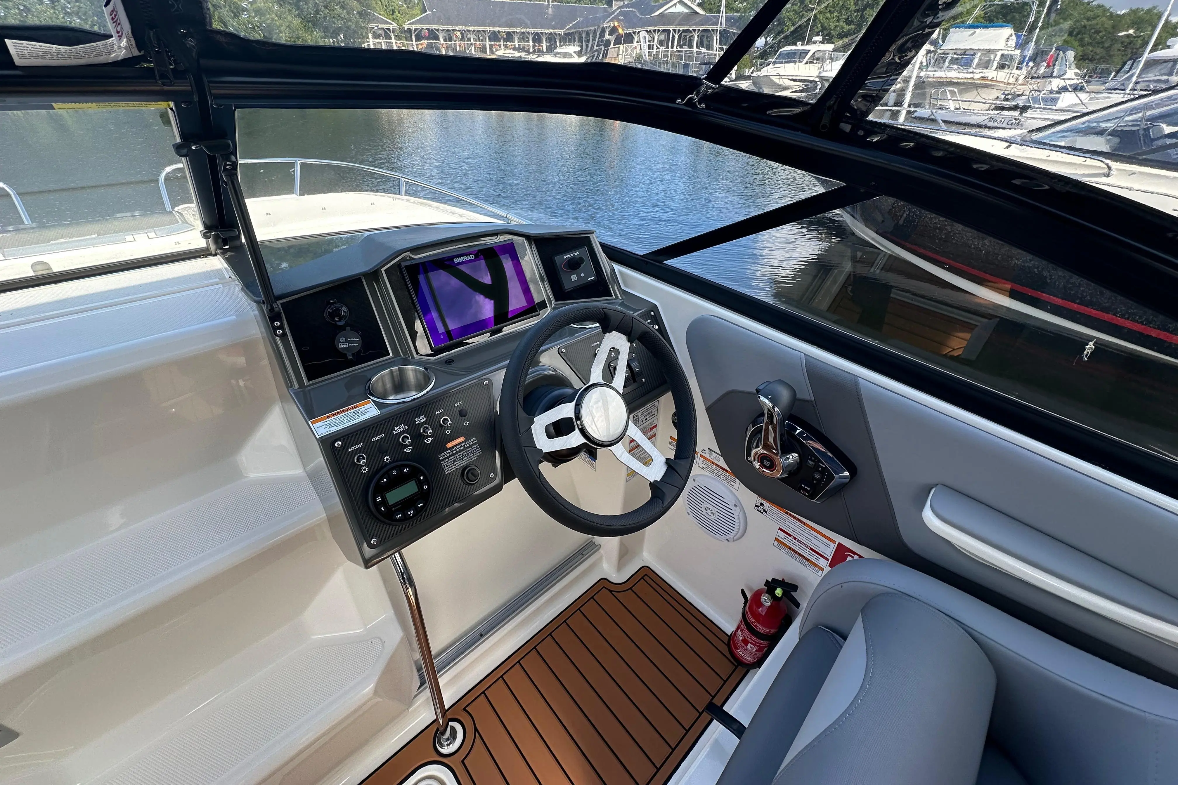 2024 Bayliner vr6 cuddy