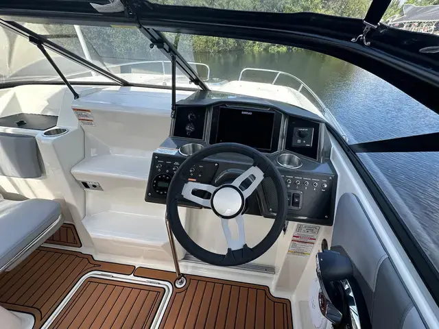 Bayliner Vr6