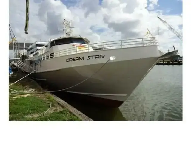 Custom Midship Marine High Speed Passenger Vessel