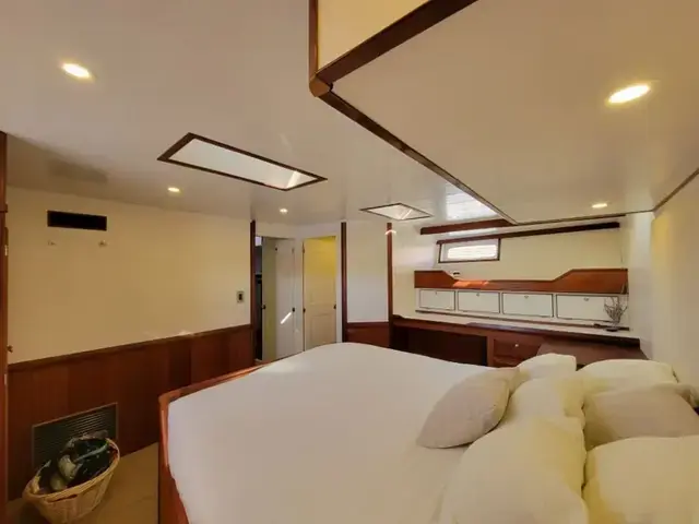 OCEAN VOYAGER 70