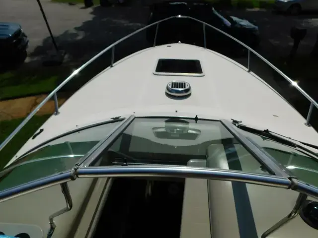 Sea Ray Sundancer 240