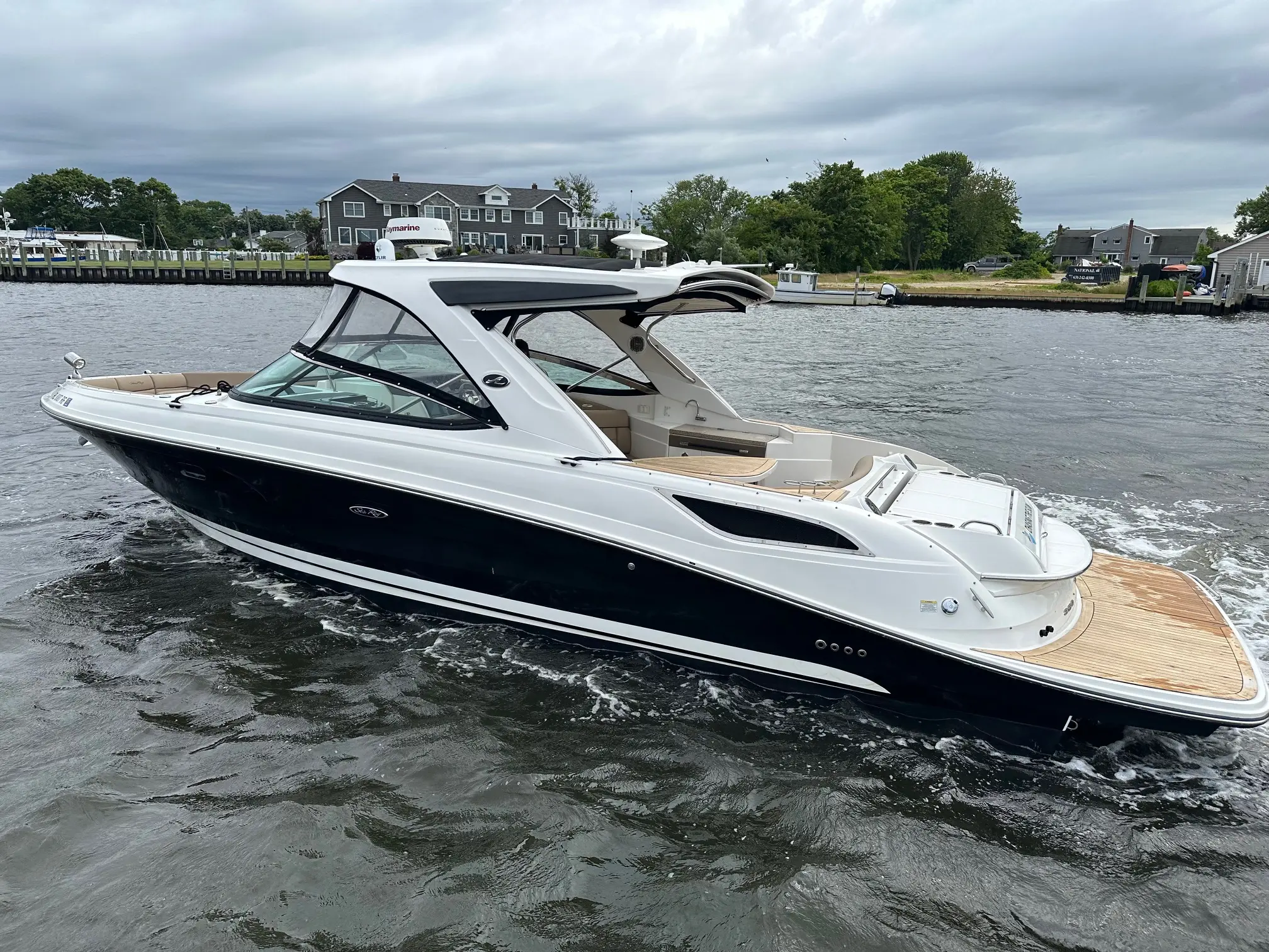 2016 Sea Ray 350slx