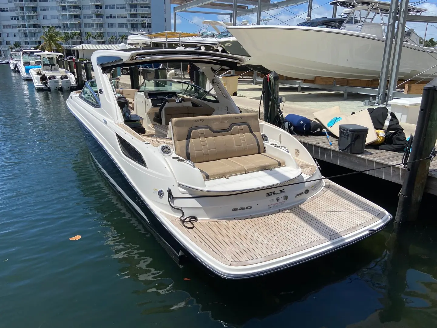 2016 Sea Ray 350slx