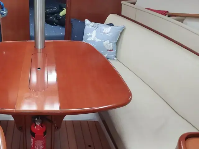 Beneteau Oceanis Clipper 323