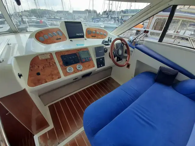 Sealine F37