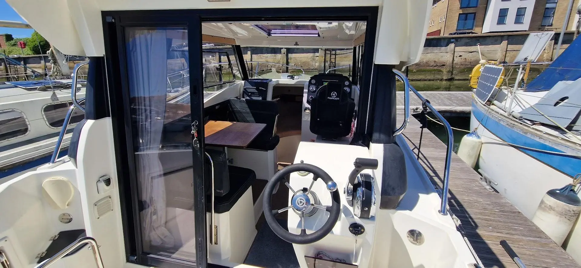 2017 Parker 750 cabin cruiser