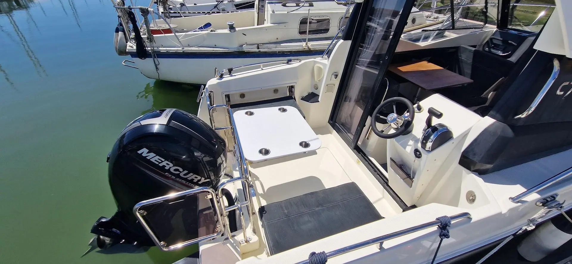 2017 Parker 750 cabin cruiser