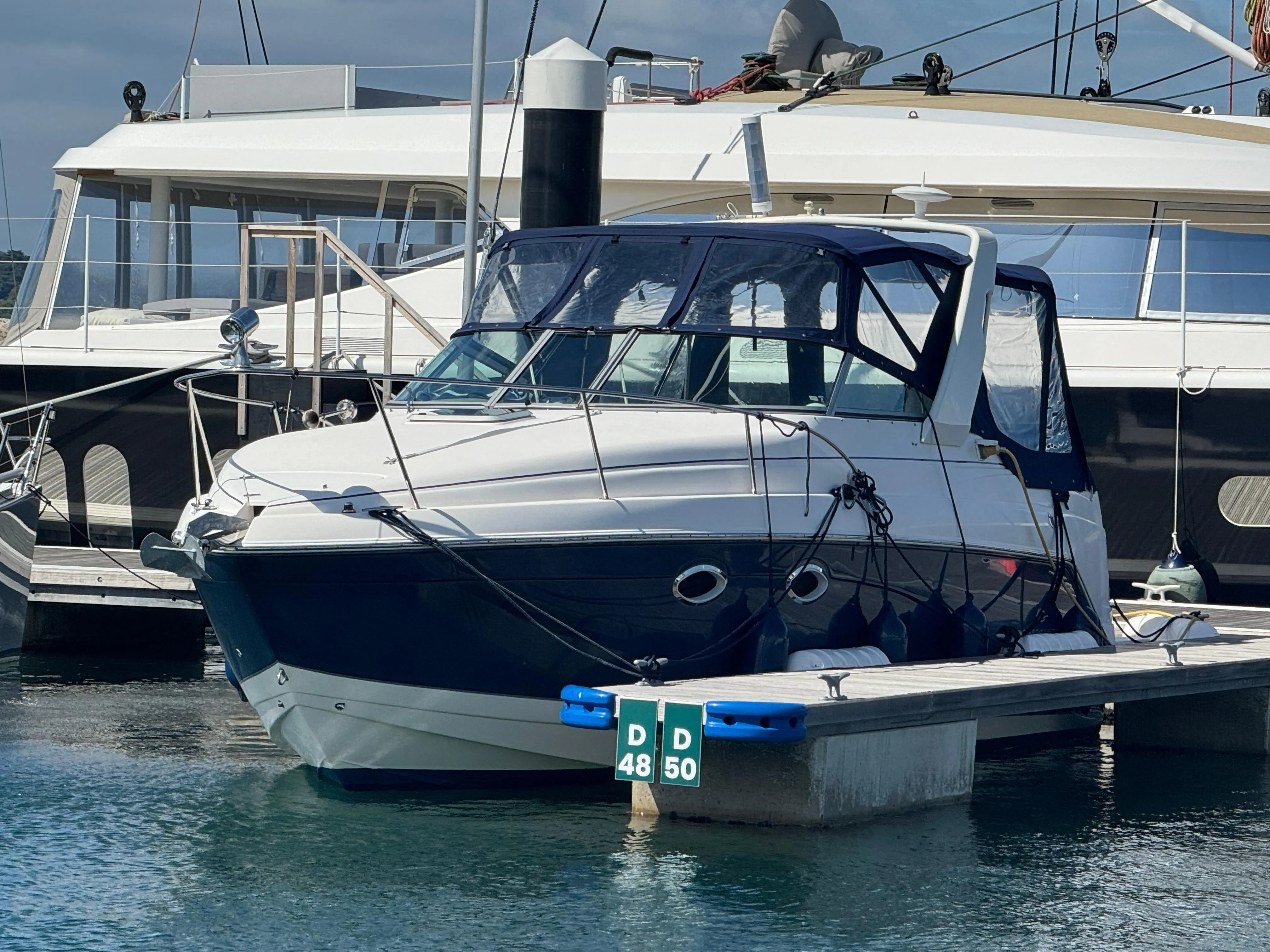 2005 Rinker fiesta vee 270