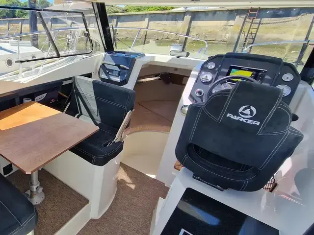 Parker 750 Cabin Cruiser