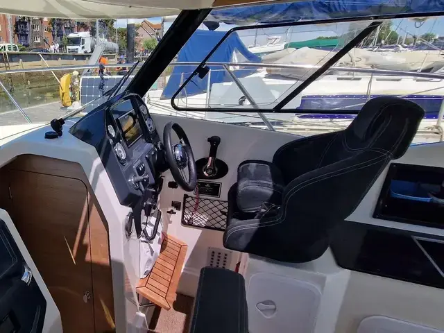 Parker 750 Cabin Cruiser