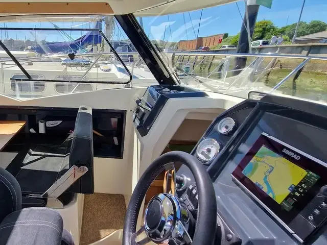 Parker 750 Cabin Cruiser