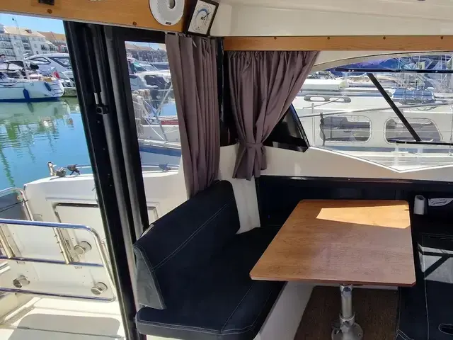 Parker 750 Cabin Cruiser