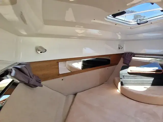 Parker 750 Cabin Cruiser