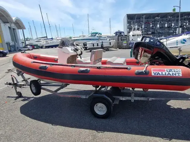 Valiant Boats 490