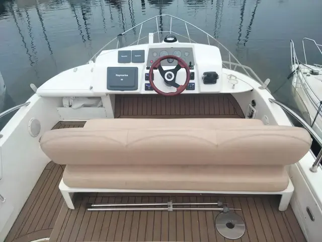 Sealine F34