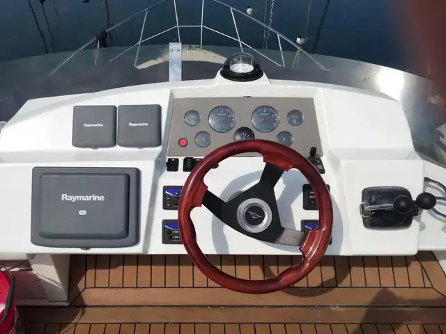 Sealine F34