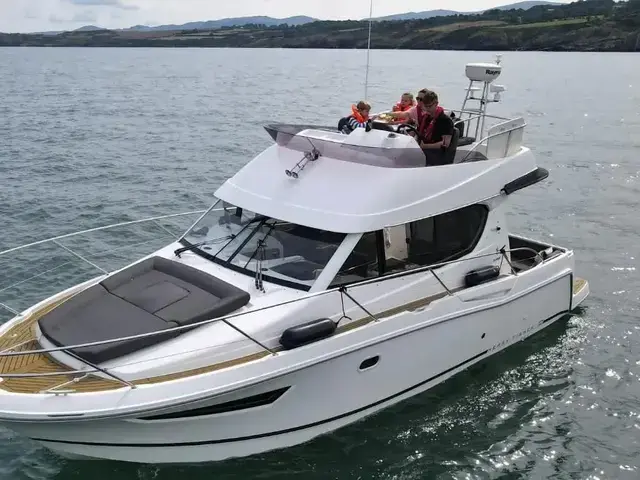 Jeanneau Merry Fisher 10