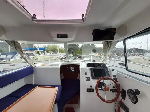 Beneteau Antares 750