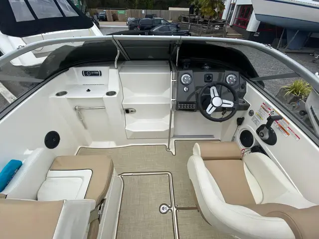 Bayliner 642 Cuddy