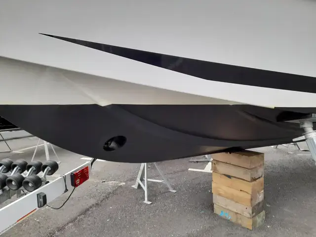 Beneteau Antares 750