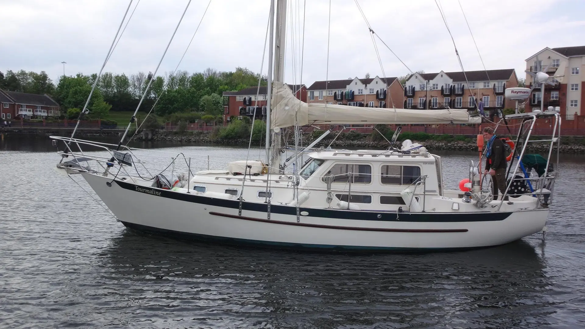 1993 Pacific pilothouse 32