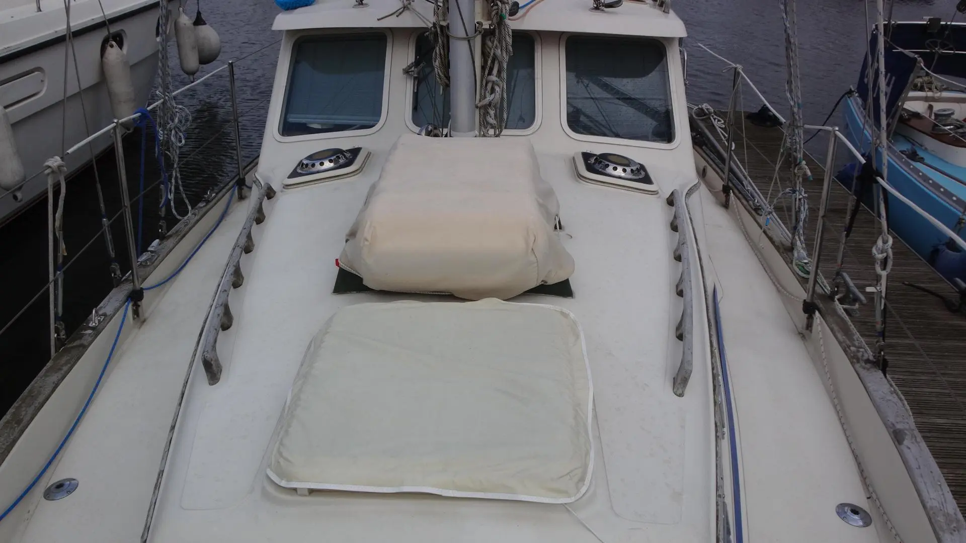 1993 Pacific pilothouse 32