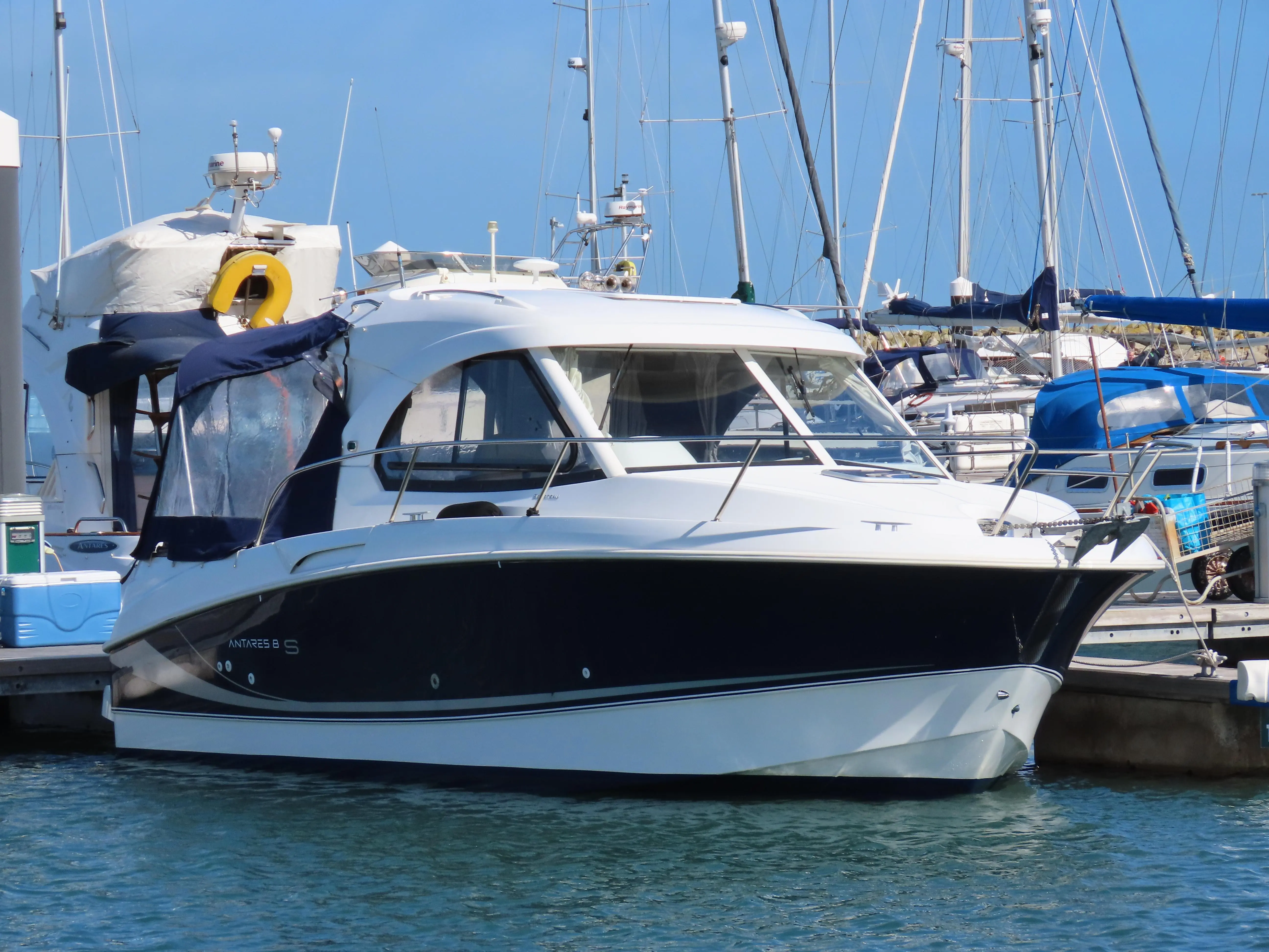 2011 Beneteau antares 8