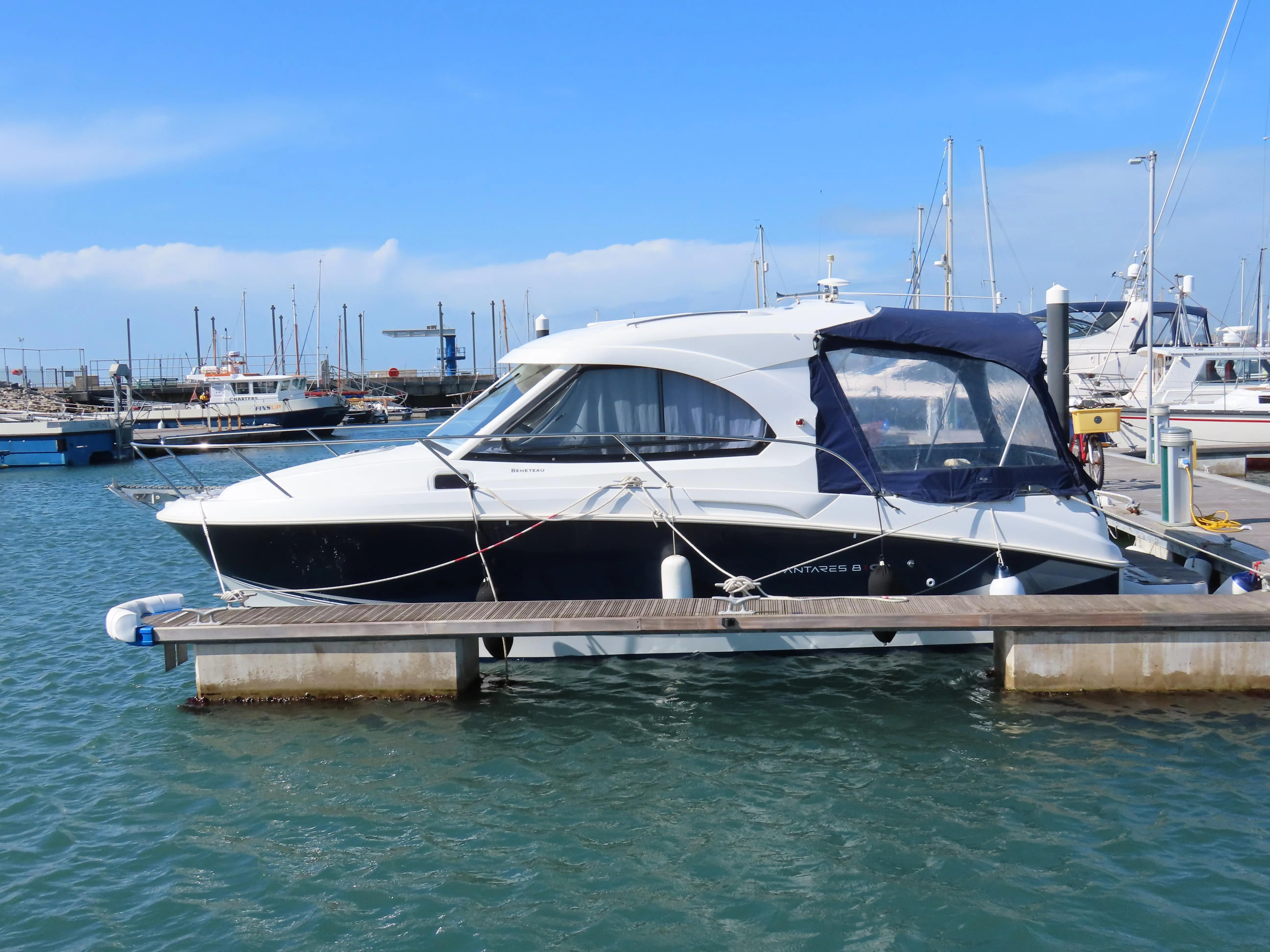 2011 Beneteau antares 8