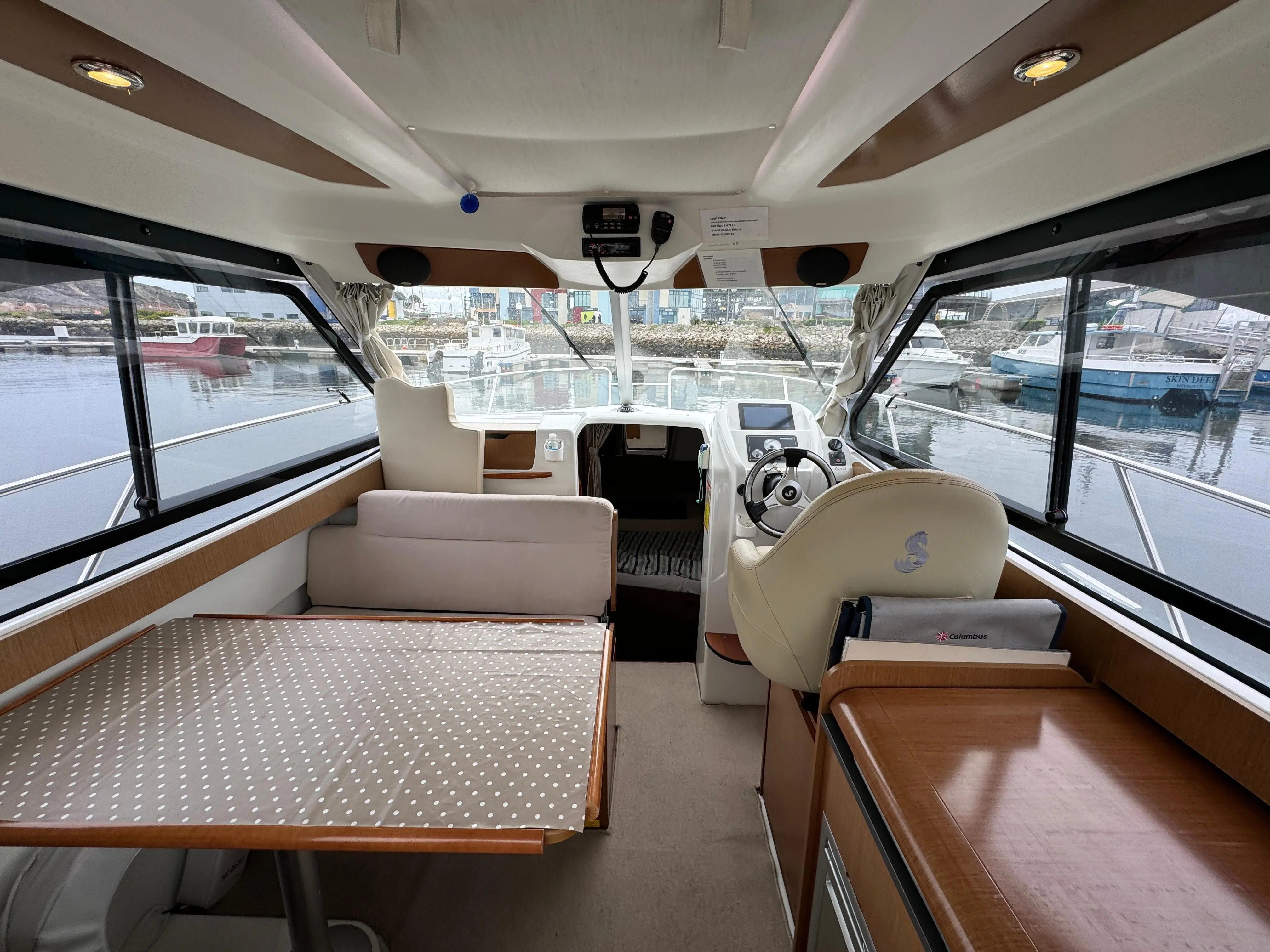 2011 Beneteau antares 8