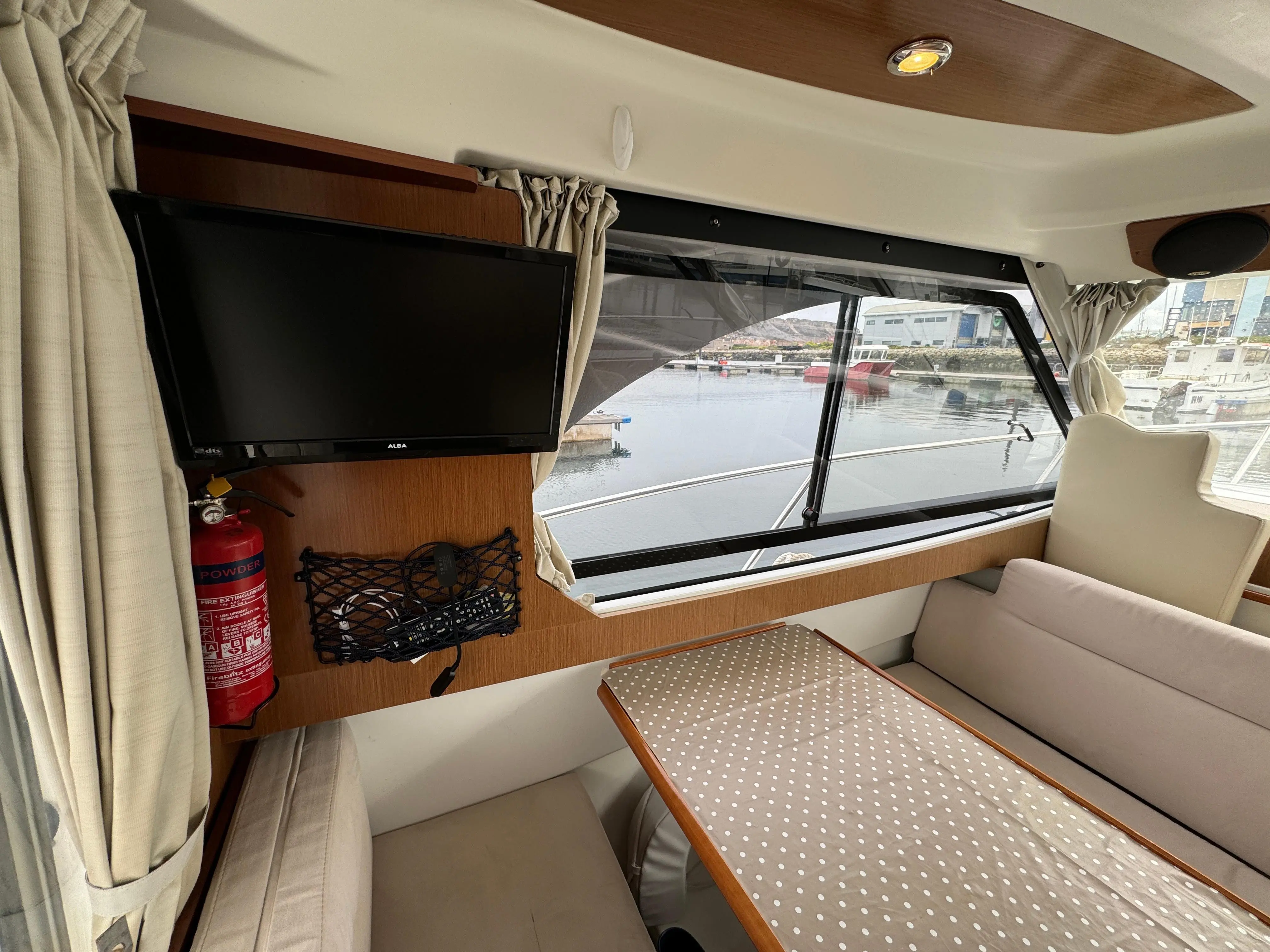 2011 Beneteau antares 8