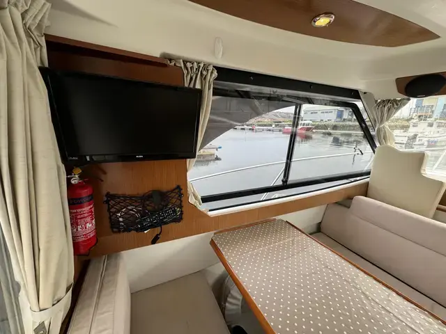 Beneteau Antares 8