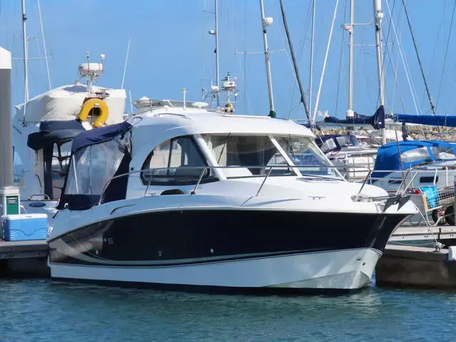 Beneteau Antares 8