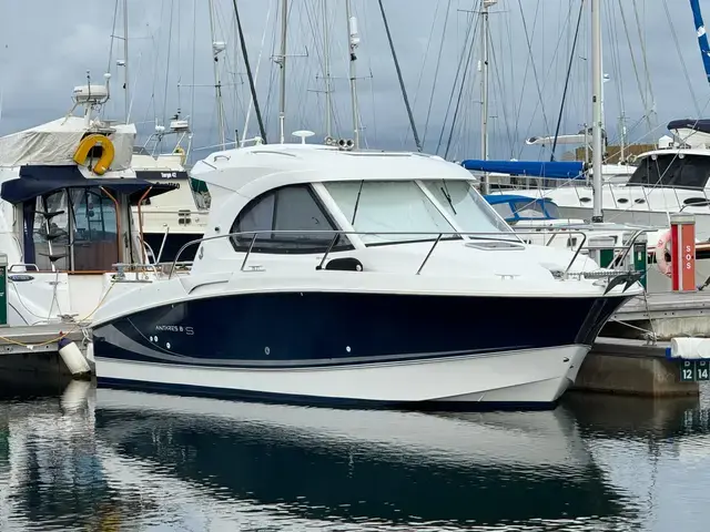 Beneteau Antares 8