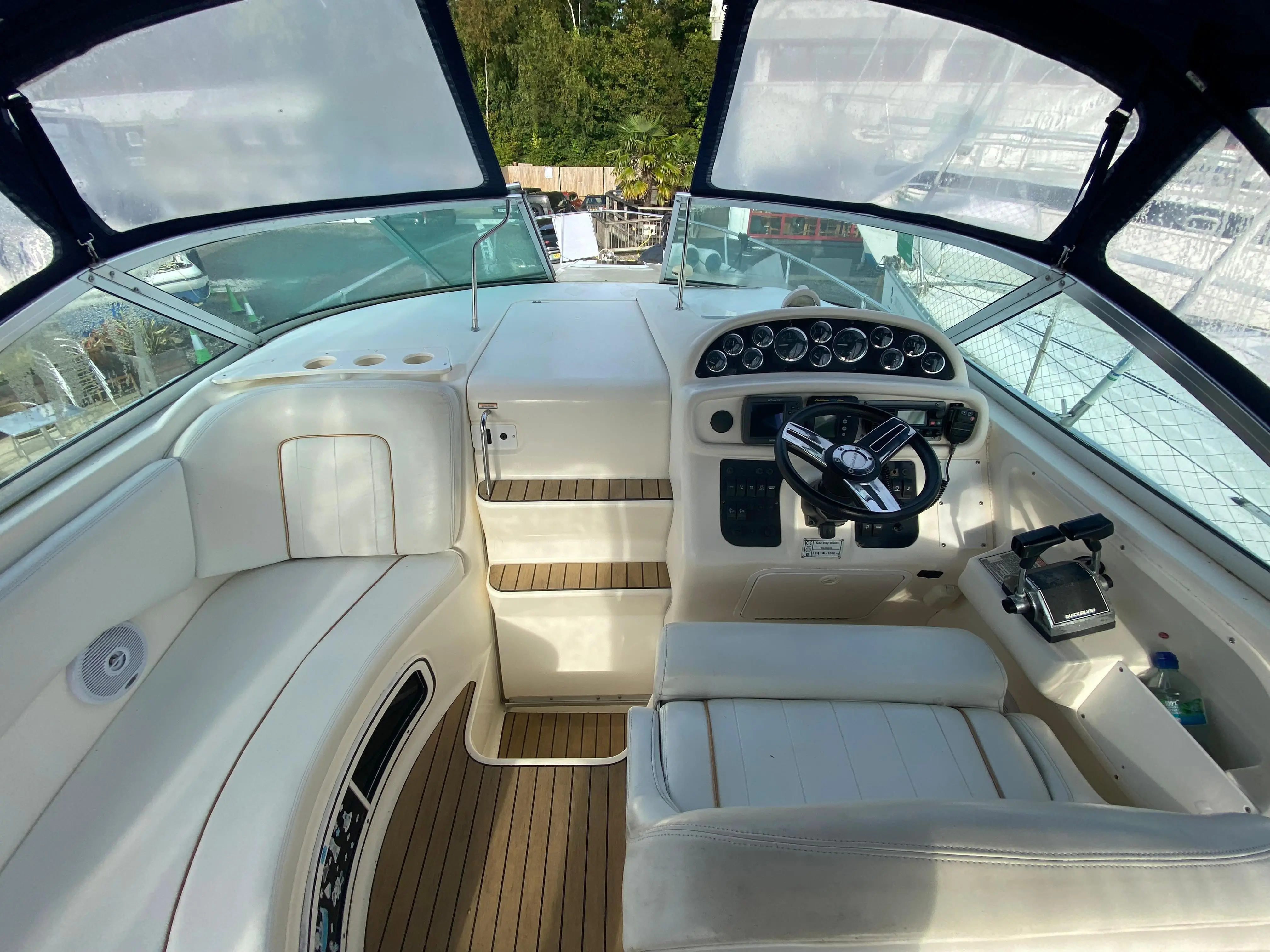 1998 Sea Ray 270 sundancer