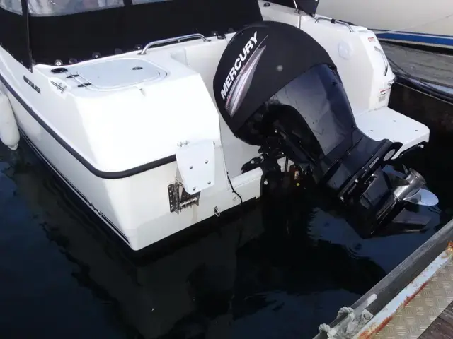 Quicksilver 675 Pilothouse