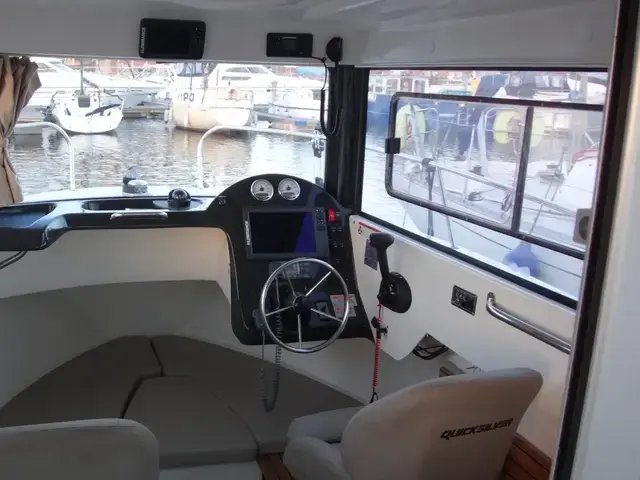 Quicksilver 675 Pilothouse