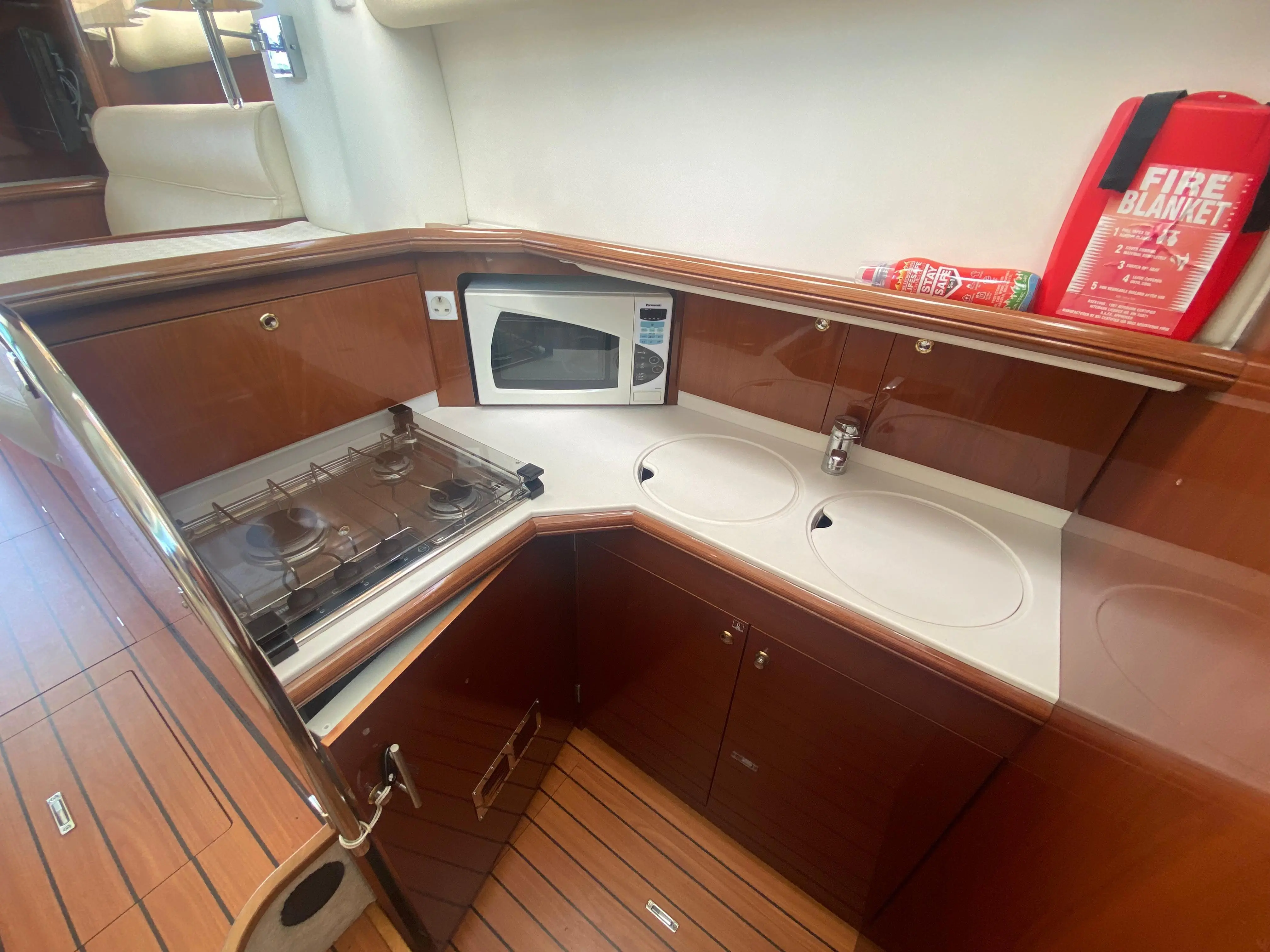 2004 Jeanneau prestige 36