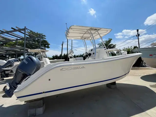 Cobia Boats 220 CC