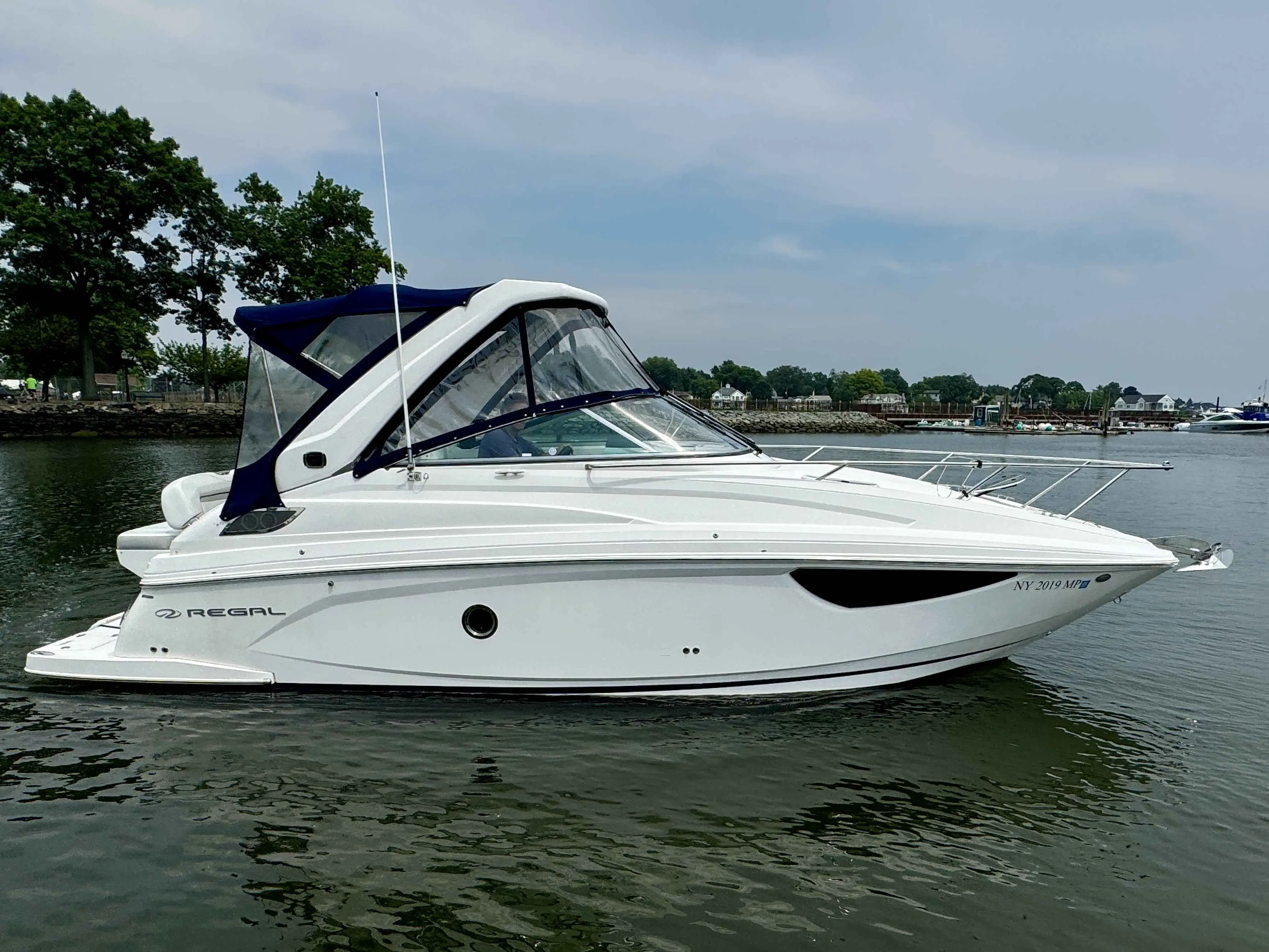 2019 Regal 28 express