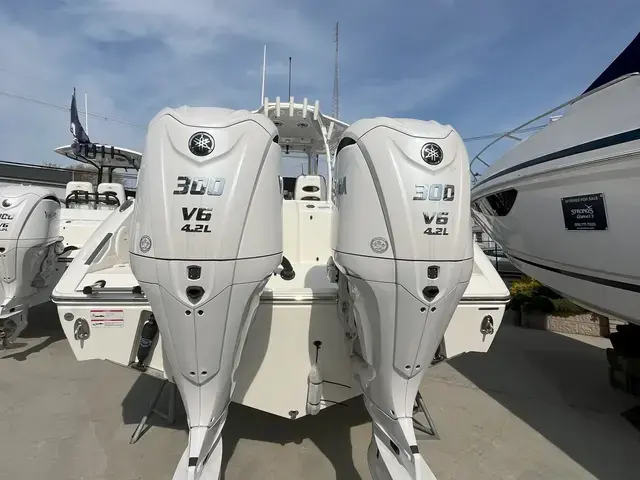 Cobia Boats 320 CC