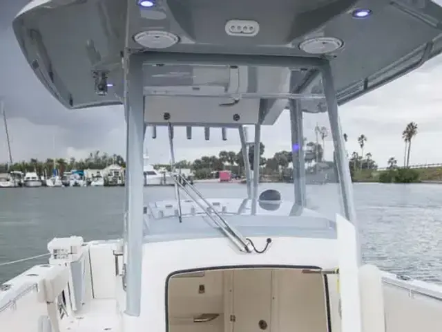 Cobia Boats 320 CC