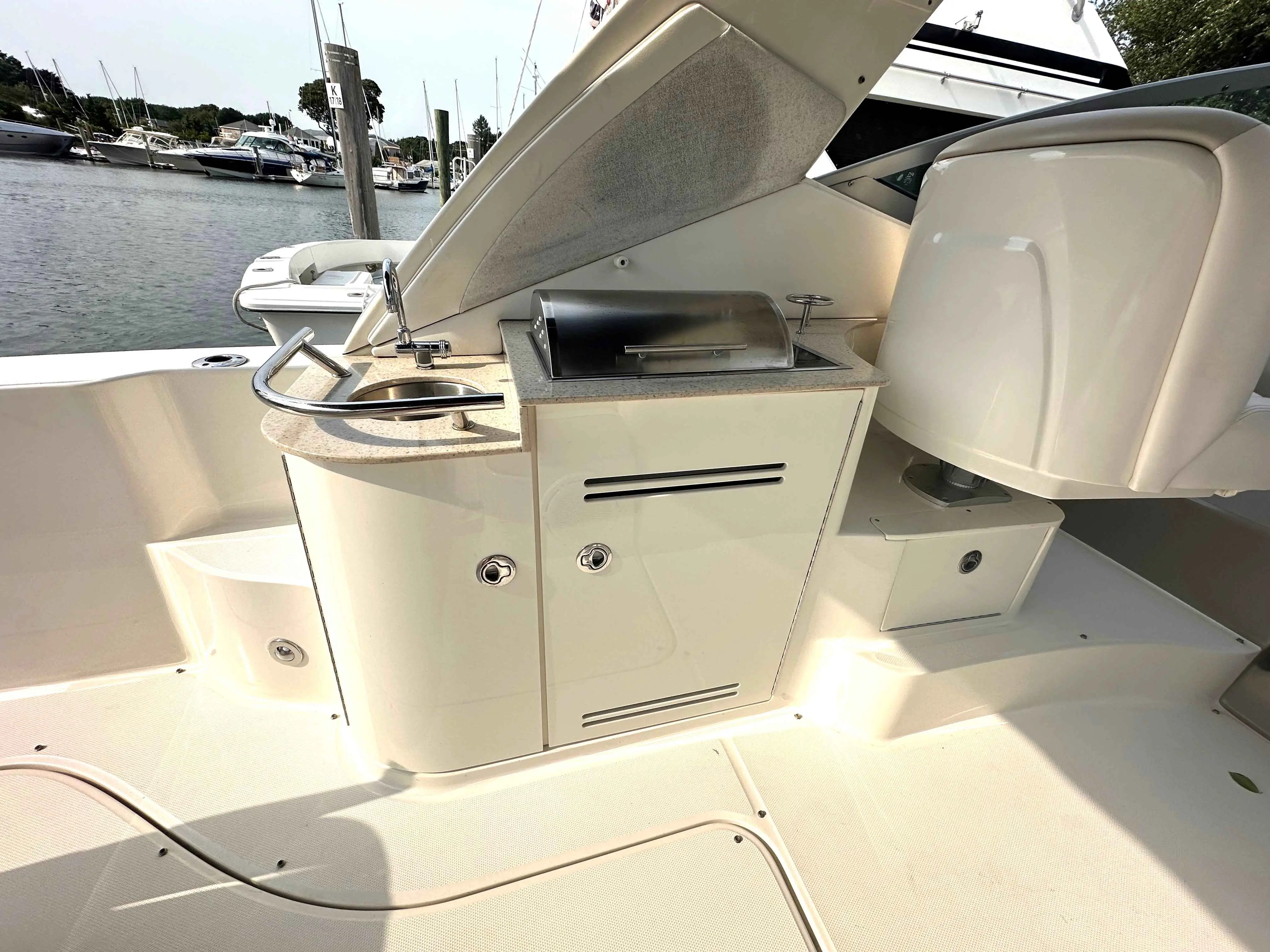 2010 Sea Ray sundancer 350