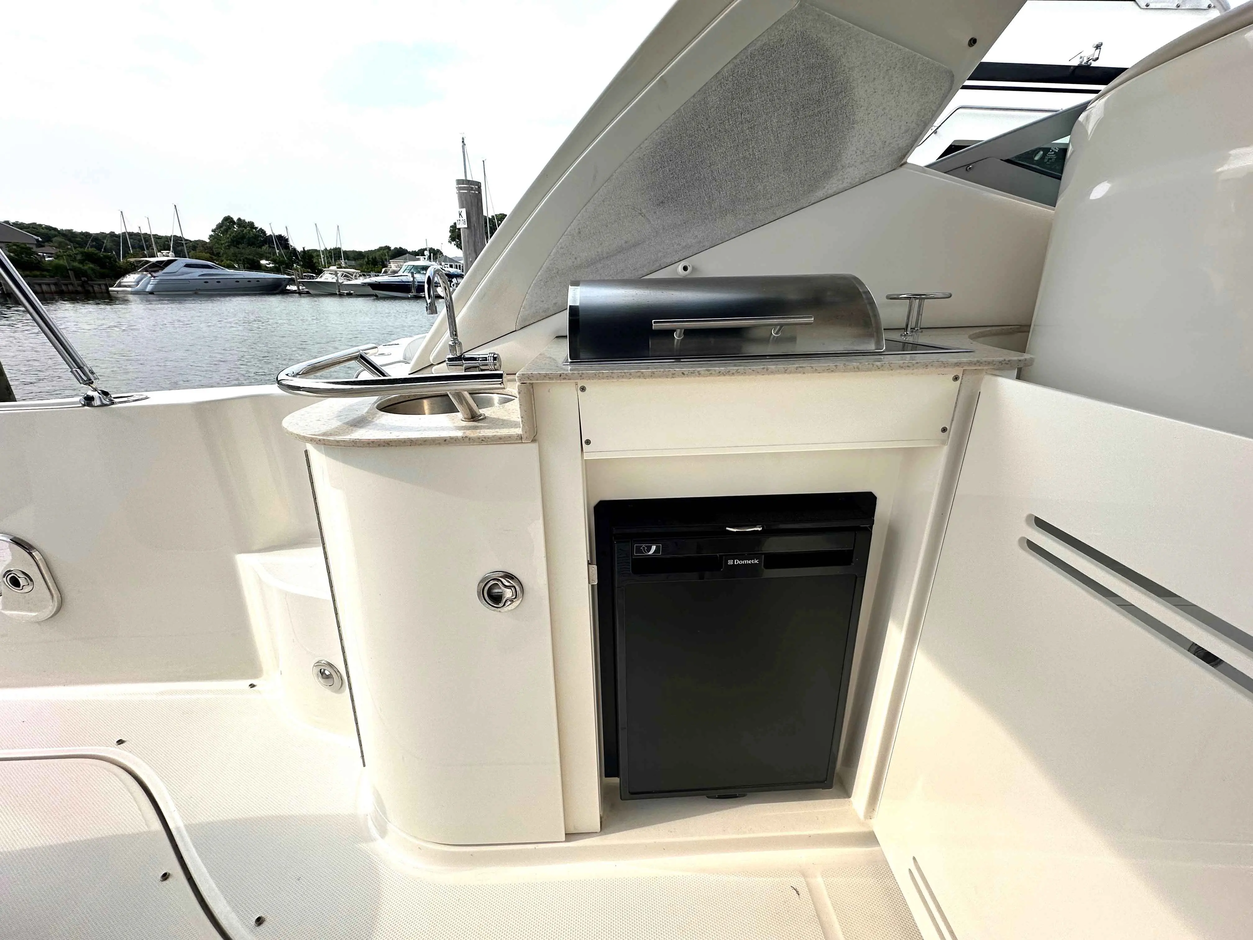 2010 Sea Ray sundancer 350