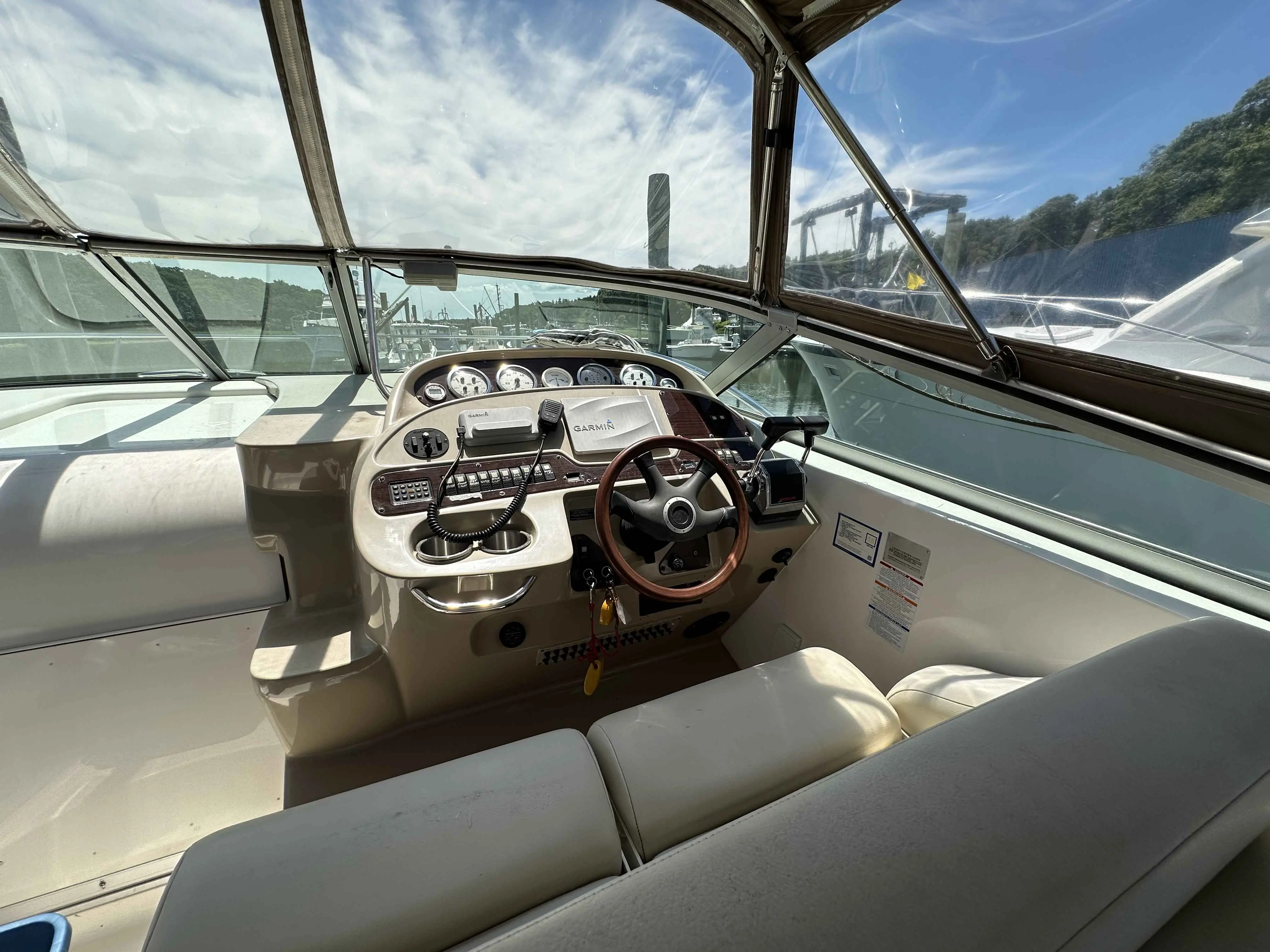 2004 Chaparral 330 signature