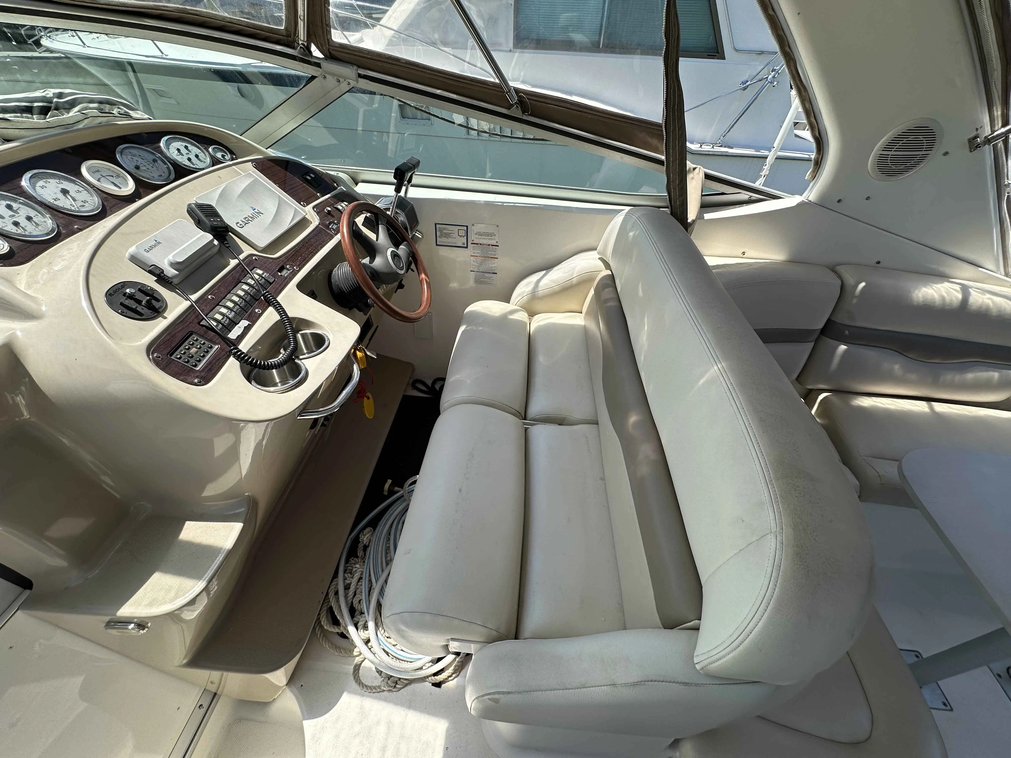 2004 Chaparral 330 signature